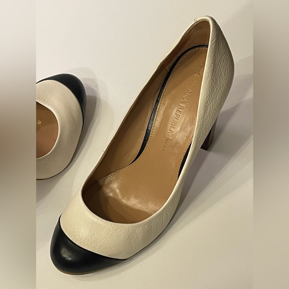 Banana Republic Kiley Cream & Black Colorblock Leather Heels - Size 5.5 ✨ - Picture 11 of 11